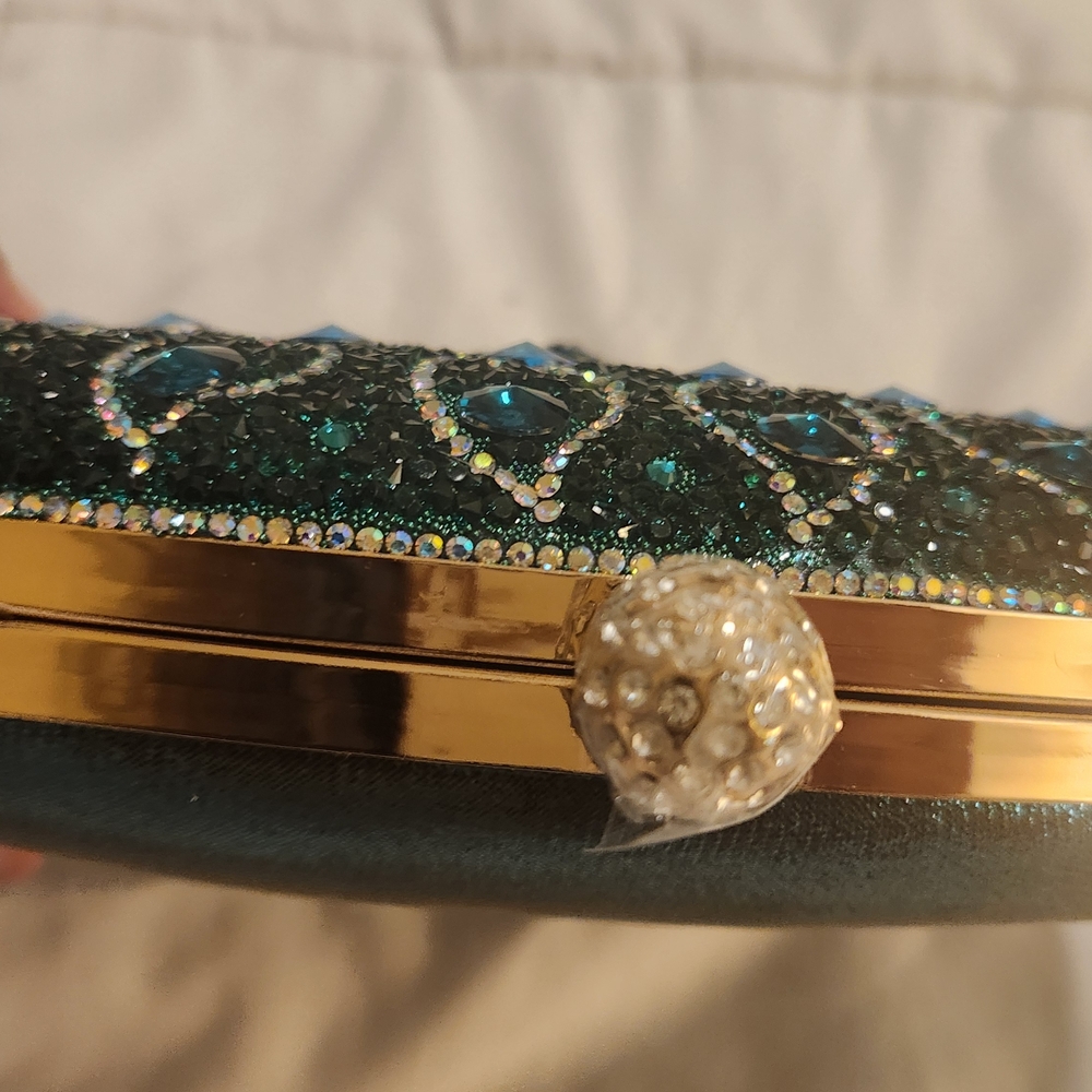 Elegant Green Crystal Clutch With Long Shoulder Chaim And Gold Handle - Picture 4 of 5